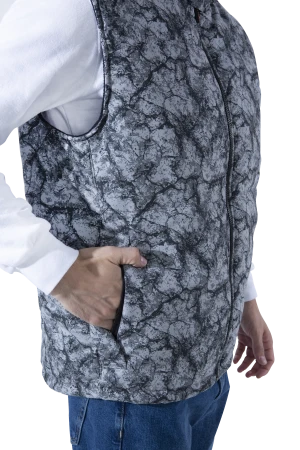 Жилет мужской  САТУРН утеплённый, цвет серый (абстракция) Жил 411