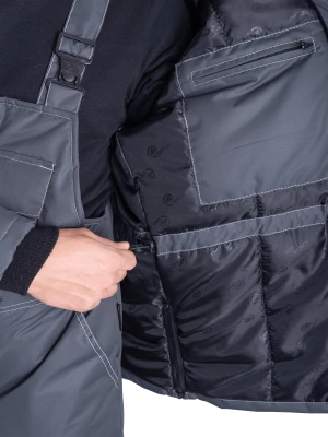 Костюм мужской ЕНИСЕЙ от пониженных температур воздуха и ветра, механических воздействий и ОПЗ (куртка, полукомбинезон), серый/красный Кос 689