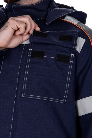 Костюм мужской МЕГАСТАТОЙЛ  для защиты от нефтепродуктов, кратковременного воздействия пламени, статического электричества, цвет темно-синий Кос 415